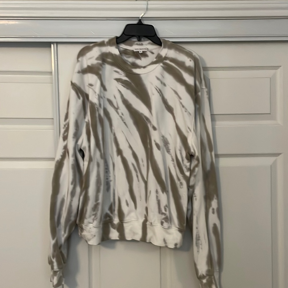 Good American sweatshirt. White and olive green